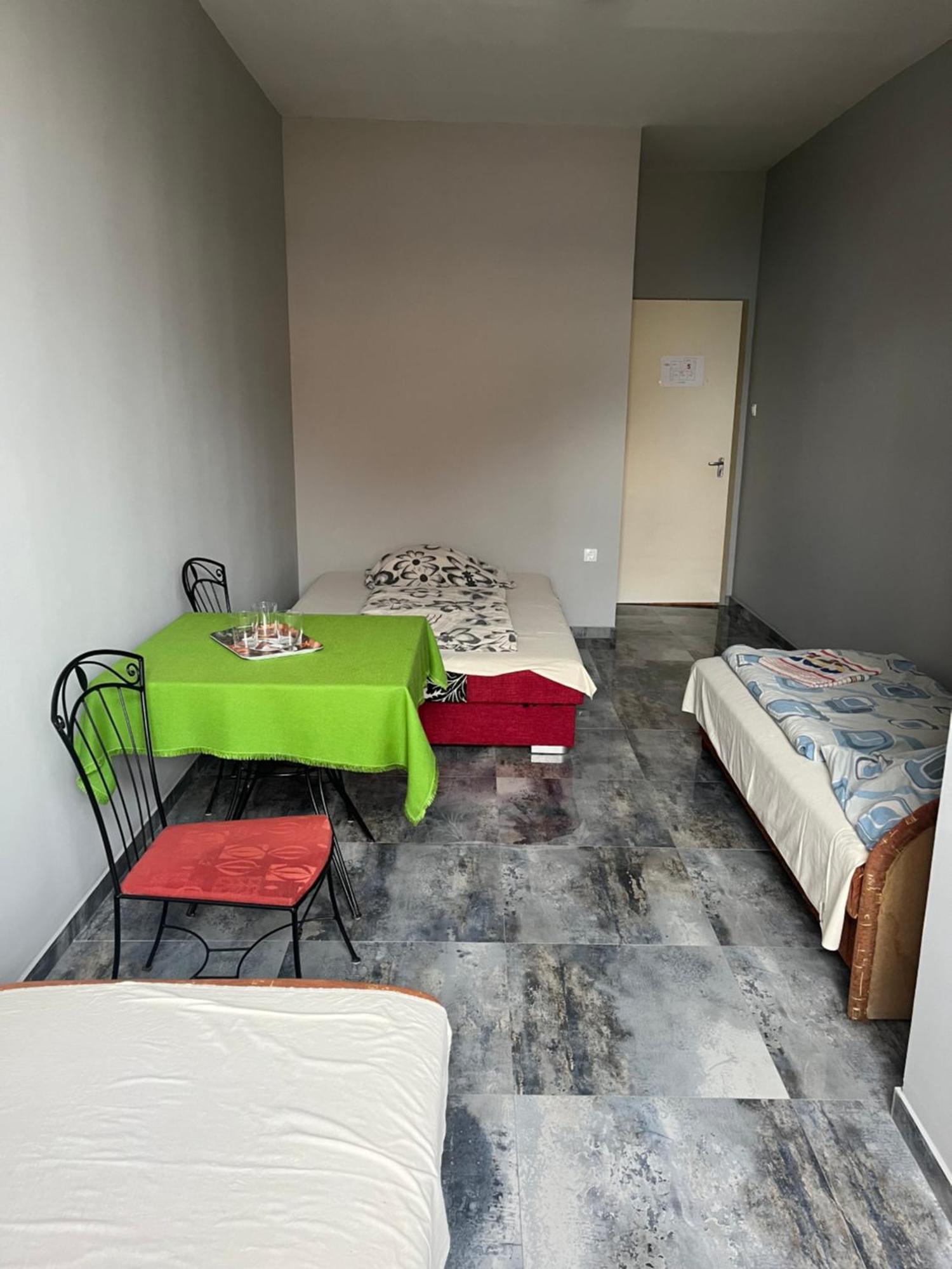 Lilla Motel Hegyeshalom Exterior photo